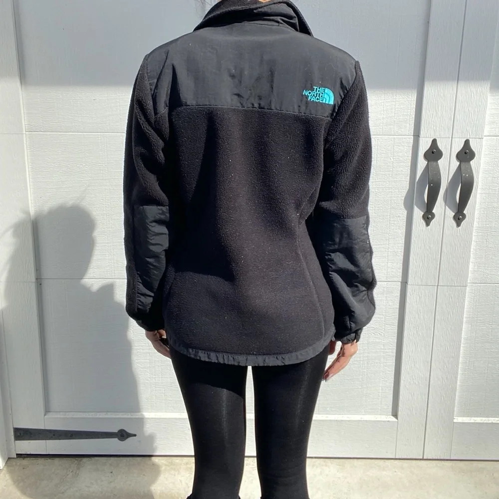 The North Face Classic Denali Fleece Jacket - Picture 2 of 7